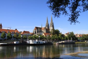 Regensburg mit dem Dom an der Donau